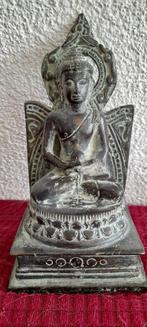 Buddha op troon van lotusbloemen 16 cm brons antiek, Verzenden