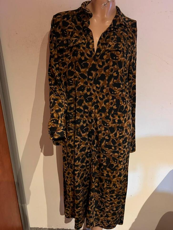 MADE IN ITALY jurk maat m  origineel ZGAN, Kleding | Dames, Jurken, Zo goed als nieuw, Maat 38/40 (M), Bruin, Onder de knie, Ophalen of Verzenden