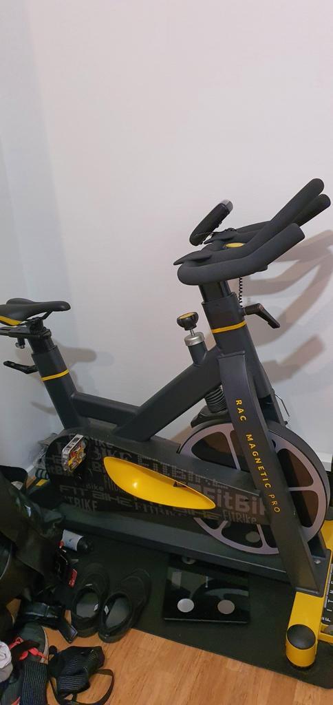 Race Magnetic Pro - Indoor cycle, Sport en Fitness, Fitnessapparatuur, Zo goed als nieuw, Spinningfiets, Benen, Metaal, Ophalen