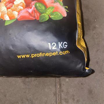 Hondenvoer profinepet chicken en patatoes beschikbaar voor biedingen