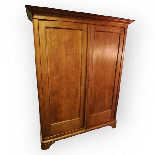 Mooie massief houten kledingkast in klassieke stijl, Huis en Inrichting, Kasten | Kledingkasten, Ophalen