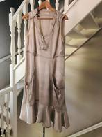 Jurk mooi satijn (rayon) mt 42 goud beigekleurig Stella Nova, Kleding | Dames, Ophalen of Verzenden, Zo goed als nieuw, Maat 42/44 (L)