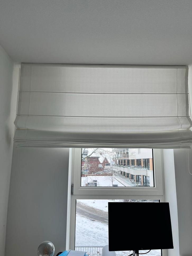 Twee witte vouwgordijnen, Huis en Inrichting, Stoffering | Gordijnen en Lamellen, Zo goed als nieuw, 200 cm of meer, Wit, Ophalen