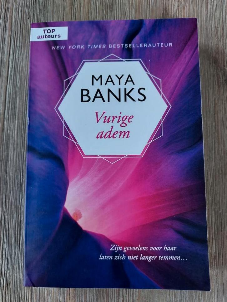 Maya Banks, Vurige adem., Boeken, Literatuur, Zo goed als nieuw, Nederland, Ophalen of Verzenden
