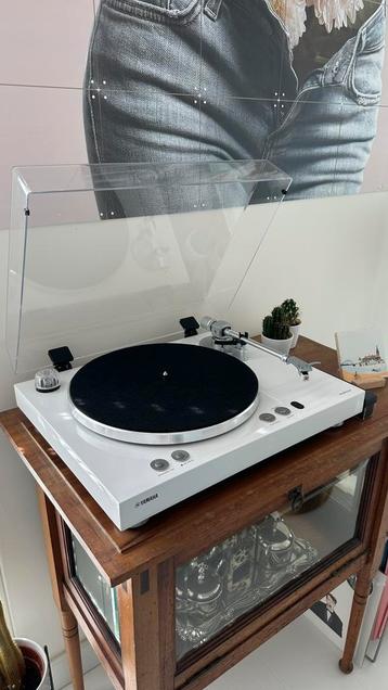 Yamaha MusicCast VINYL 500 platenspelen beschikbaar voor biedingen
