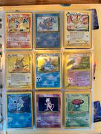 Pokémon kaarten in map incl. vintage holo, Hobby en Vrije tijd, Verzamelkaartspellen | Pokémon, Ophalen, Zo goed als nieuw, Meerdere kaarten