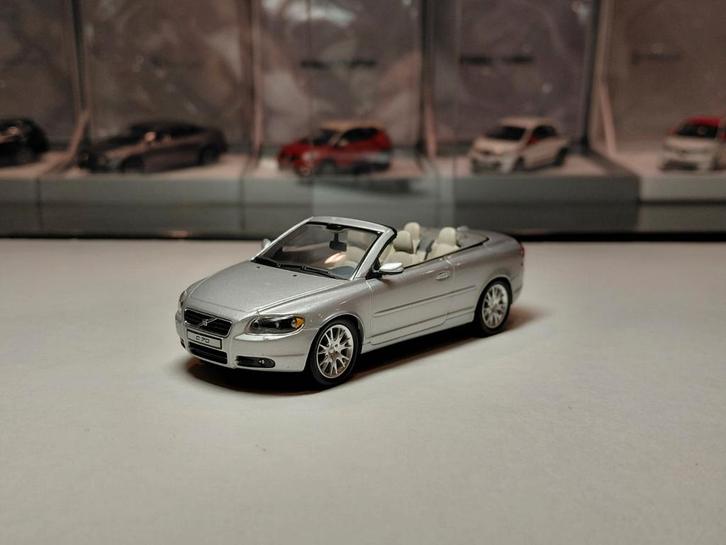 Volvo C70 T5 cabriolet mk2 2005-2009 zilver 1/43 Motorart, Hobby en Vrije tijd, Modelauto's | 1:43, Zo goed als nieuw, Auto, Overige merken