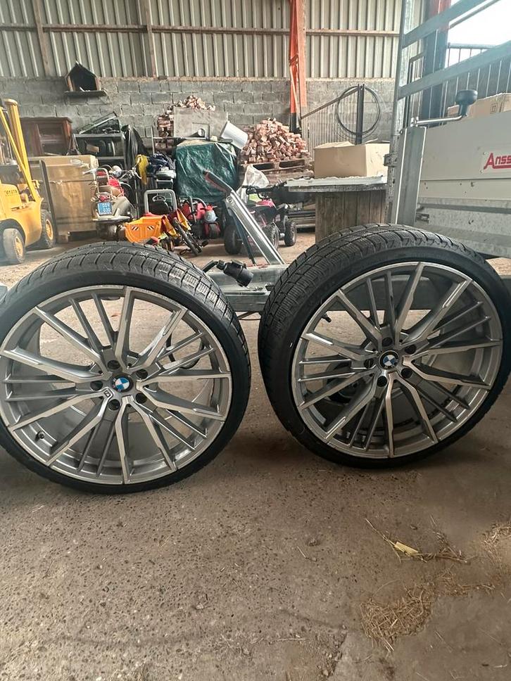 Rims with tires BMW at no.20., Auto-onderdelen, Banden en Velgen, Banden en Velgen, Zomerbanden, 20 inch, 275 mm, Personenwagen