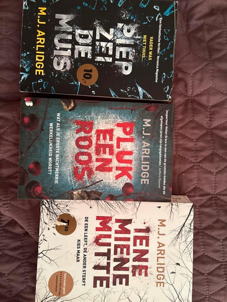 M.J. Arlidge - 3 Thrillers, Boeken, Thrillers, Zo goed als nieuw, Europa overig, Ophalen