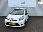 Toyota Aygo 1.0 VVT-i Now 5drs Airco Apk 11/26, Euro 5, Stof, Gebruikt, 4 stoelen