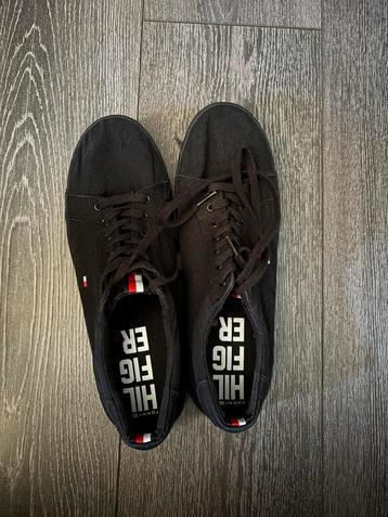 Zwarte Sneakers beschikbaar voor biedingen