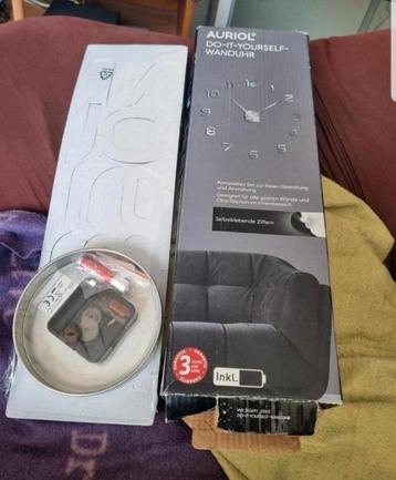 Wandklok om zelf in elkaar te zetten nieuw bieden beschikbaar voor biedingen