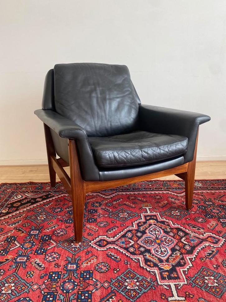 Vintage design Bovenkamp fauteuil zwart leer/hout Midcentury, Huis en Inrichting, Fauteuils, Gebruikt, Leer, 50 tot 75 cm, 75 tot 100 cm