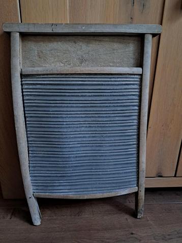 Brocante zinken wasbord in houten omlijsting  hoogte 56 cm  beschikbaar voor biedingen