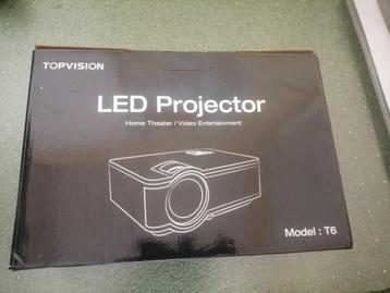 TOPVISION LED Projector Model: T6 met Scherm beschikbaar voor biedingen