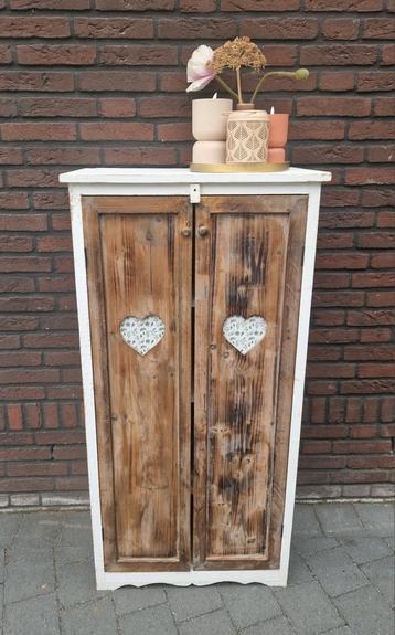 Brocant kastje doorleefd 120x60x34 niet zwaar beschikbaar voor biedingen