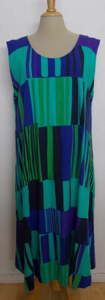 Mooie kleuren bamboe stof print jurk van Skandika! L/XL, Kleding | Dames, Jurken, Zo goed als nieuw, Maat 42/44 (L), Groen, Onder de knie