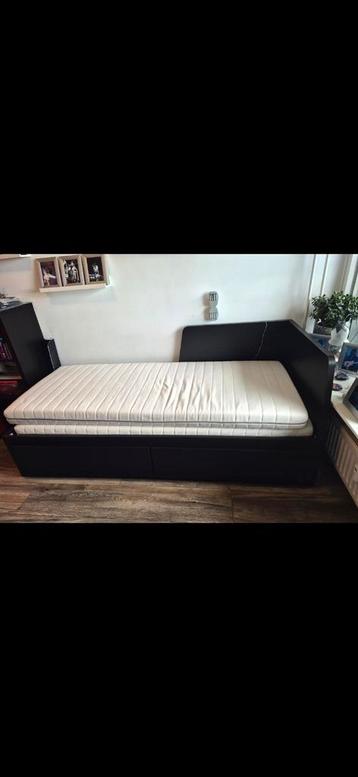 Bruin zwart Ikea 2 persoons bed Flekka met 2 grote lades beschikbaar voor biedingen