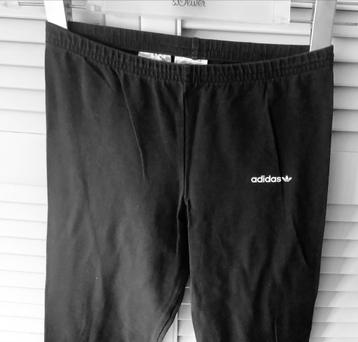 Adidas Sportlegging Maat 152 beschikbaar voor biedingen