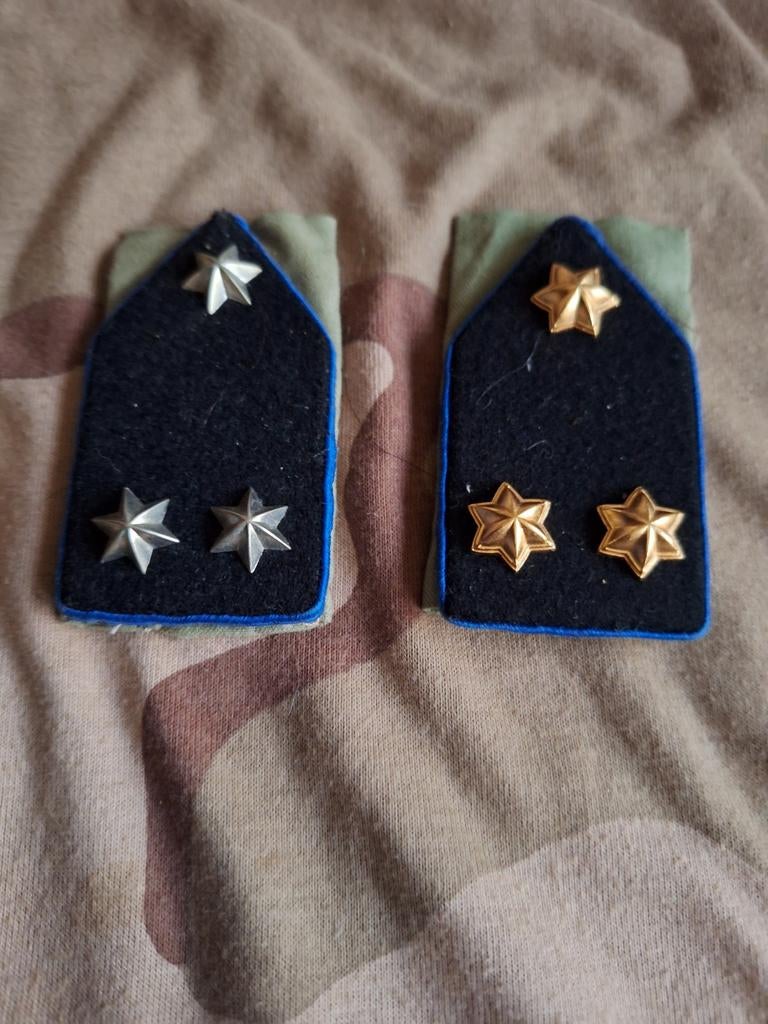 Set schouderrangen, Verzamelen, Militaria | Algemeen, Verzenden, Landmacht, Nederland, Embleem of Badge