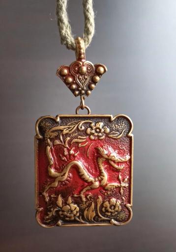 Antieke Bronzen Hanger met Drakenmotief – Midden 19e Eeuw  beschikbaar voor biedingen