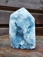 Prachtige celestien toren 929 gram, Verzamelen, Mineralen en Fossielen, Ophalen of Verzenden