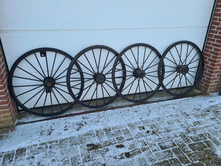Karrewiel wagenwiel koetswiel 4 stuks 93cm diameter jaren 60, Antiek en Kunst, Curiosa en Brocante, Ophalen