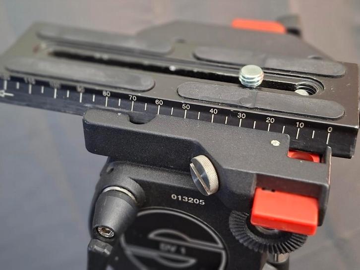 Sachtler DV 1 videokop + Sachtler statief (DA 75L) i.g.st., Audio, Tv en Foto, Fotografie | Statieven en Balhoofden, Gebruikt