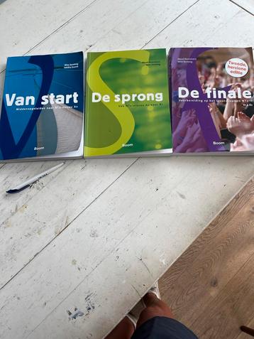 NT2 Lesmethoden en Handboeken beschikbaar voor biedingen