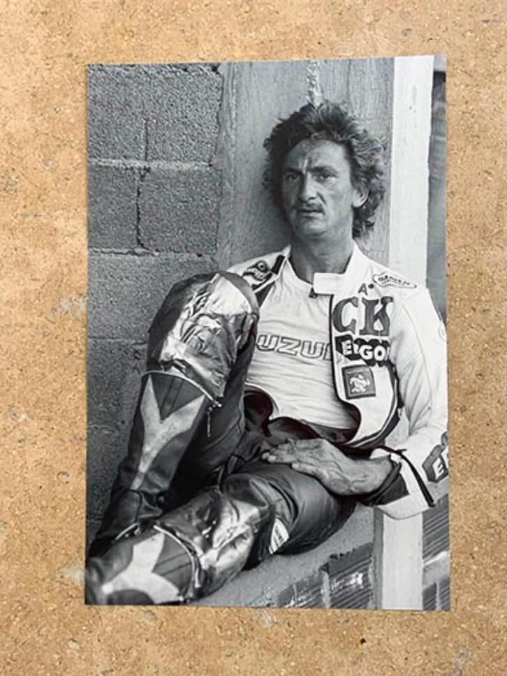 Org z/w foto 20x30 cm Jack Middelburg uitgeput na GP Rijeka, Boeken, Motoren, Nieuw, Algemeen, Verzenden