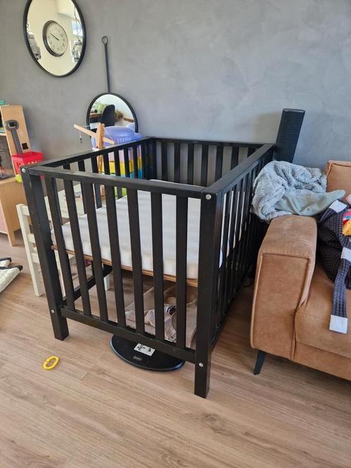 Box zwart, op 2 hoogtes instelbaar, inclusief matras, Kinderen en Baby's, Boxen, Gebruikt, Rechthoekig, In hoogte verstelbaar