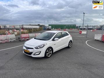Hyundai I30 1.6 GDI i-Motion Clima.Navi.Camera beschikbaar voor biedingen