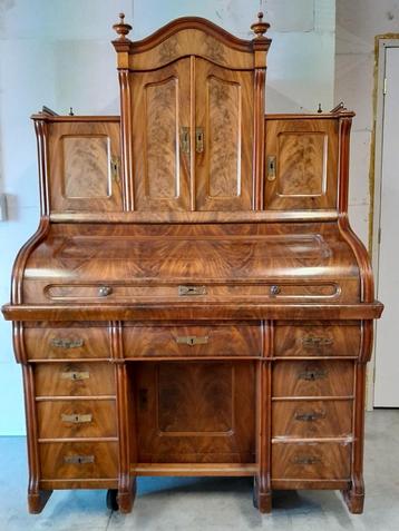 Groot Duits Jugendstil bureau beschikbaar voor biedingen