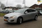 Volvo V60 1.6 T3 Momentum Automaat, Airco, Navi, Nap., Origineel Nederlands, Te koop, Zilver of Grijs, 5 stoelen