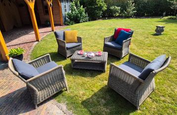 Mooie Lounge set / tuinset  beschikbaar voor biedingen