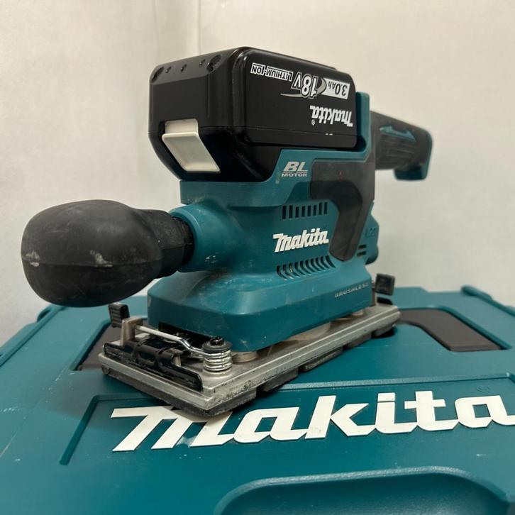 Makita DBO380Z Vlakschuurmachine + 18V 3.0Ah Accu, Doe-het-zelf en Verbouw, Gereedschap | Schuurmachines, Gebruikt