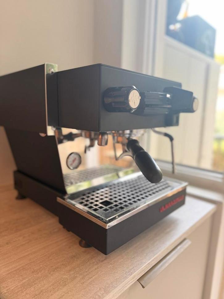 La Marzocco Linea Mini - Matt Black (2018), Witgoed en Apparatuur, Koffiezetapparaten, Gebruikt, Gemalen koffie, Overige typen