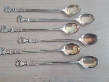 6 oude zwaar verzilverde dessertlepels  beschikbaar voor biedingen