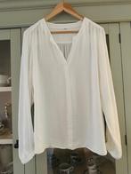 Blouse Hema creme room wit satijn maat L zgan, Kleding | Dames, Wit, Maat 42/44 (L), Ophalen of Verzenden, Zo goed als nieuw