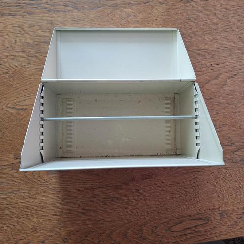 Retro Vintage industriële metalen kaartenbak crème 13x25x19, Diversen, Bureau-accessoires, Gebruikt, Ophalen of Verzenden