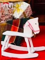 Witgeverfde (grondverf) houten Hobbelpaard, Ophalen, Gebruikt