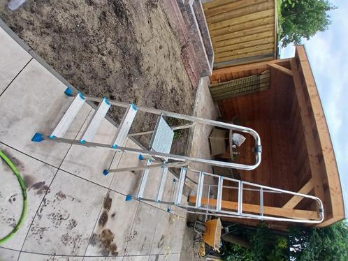Huishoudtrap Gamma, 4 tredes. Hoegenaamd nieuw., Doe-het-zelf en Verbouw, Ladders en Trappen, Zo goed als nieuw, Trap, Minder dan 2 meter
