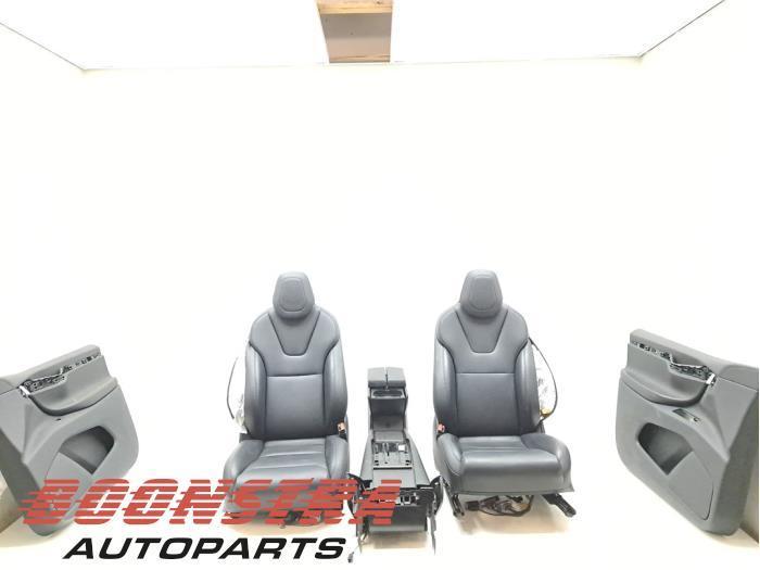 Bekleding Set (compleet) van een Tesla Model X, Auto-onderdelen, Interieur en Bekleding, Overige automerken, Gebruikt, 3 maanden garantie