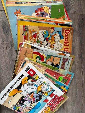 Stapel Donald Ducks beschikbaar voor biedingen