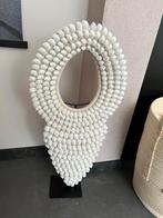 Schelpenketting op voet Ornament bali, Huis en Inrichting, Woonaccessoires | Kransen, Ophalen of Verzenden, Zo goed als nieuw