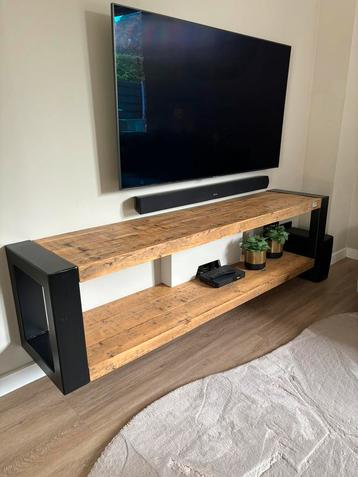 Zwevend tv meubel beschikbaar voor biedingen