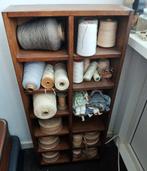 Oude brocante vakkenkast hout twee stuks 45,5 x 14,5 cm, Antiek en Kunst, Curiosa en Brocante, Ophalen