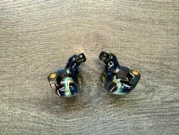 Te koop: vrijwel nieuwe Campfire Clara IEM's beschikbaar voor biedingen