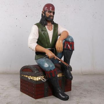 Pirate op Schatkist - Piratenbeeld - 146 cm beschikbaar voor biedingen