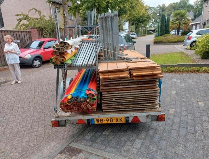 20 Marktkramen op Aanhanger te Huur - Compleet en Handig!, Hobby en Vrije tijd, Feestartikelen | Verhuur, Ophalen